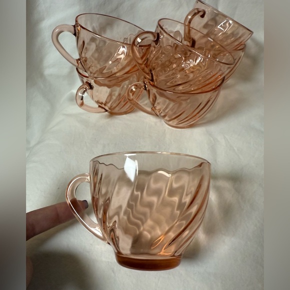 Vintage Arcoroc France French Pink Swirl Rosaline Teacups Set of 8 - Picture 7 of 9